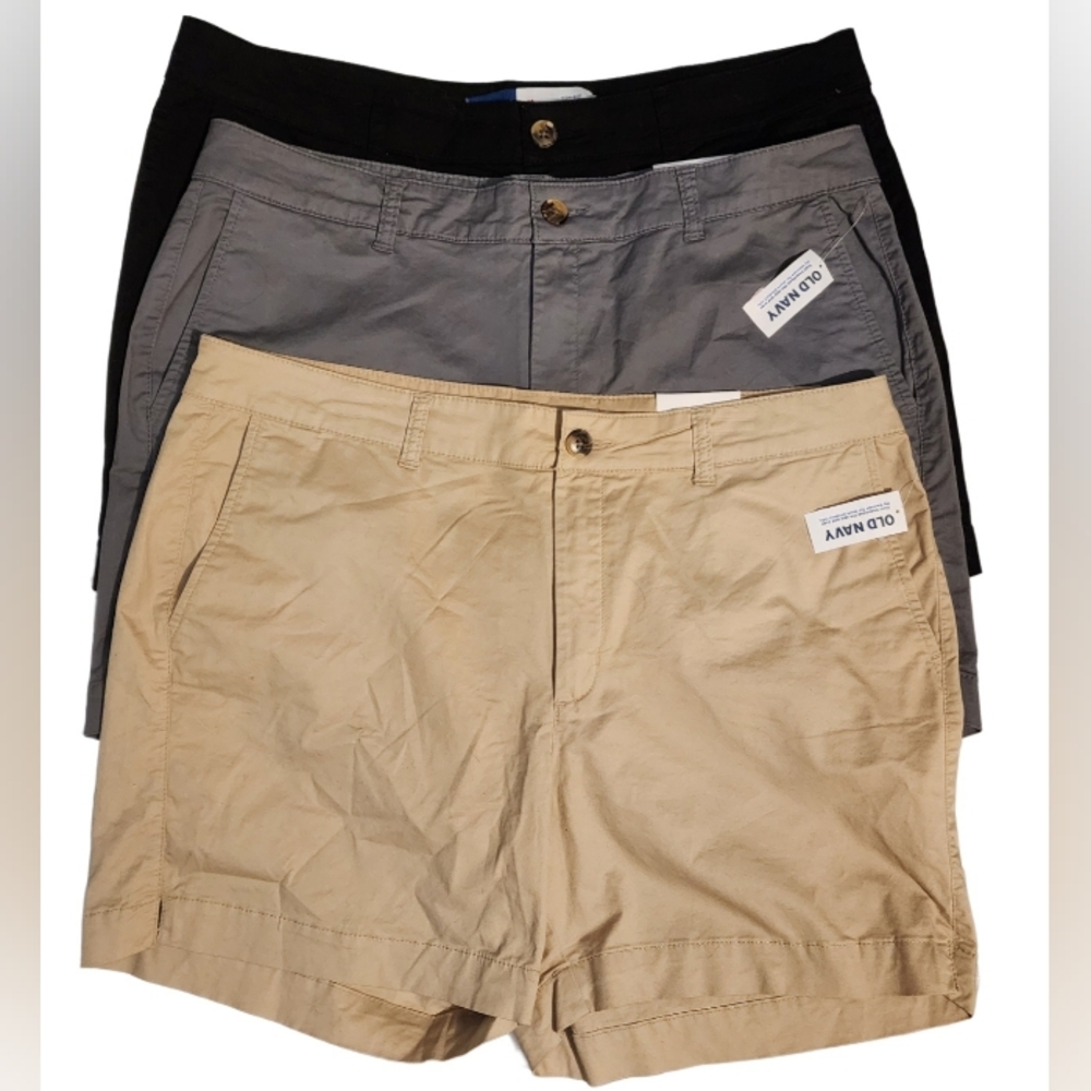 NWT OLD NAVY Women's 5" classic chino shorts Size 14